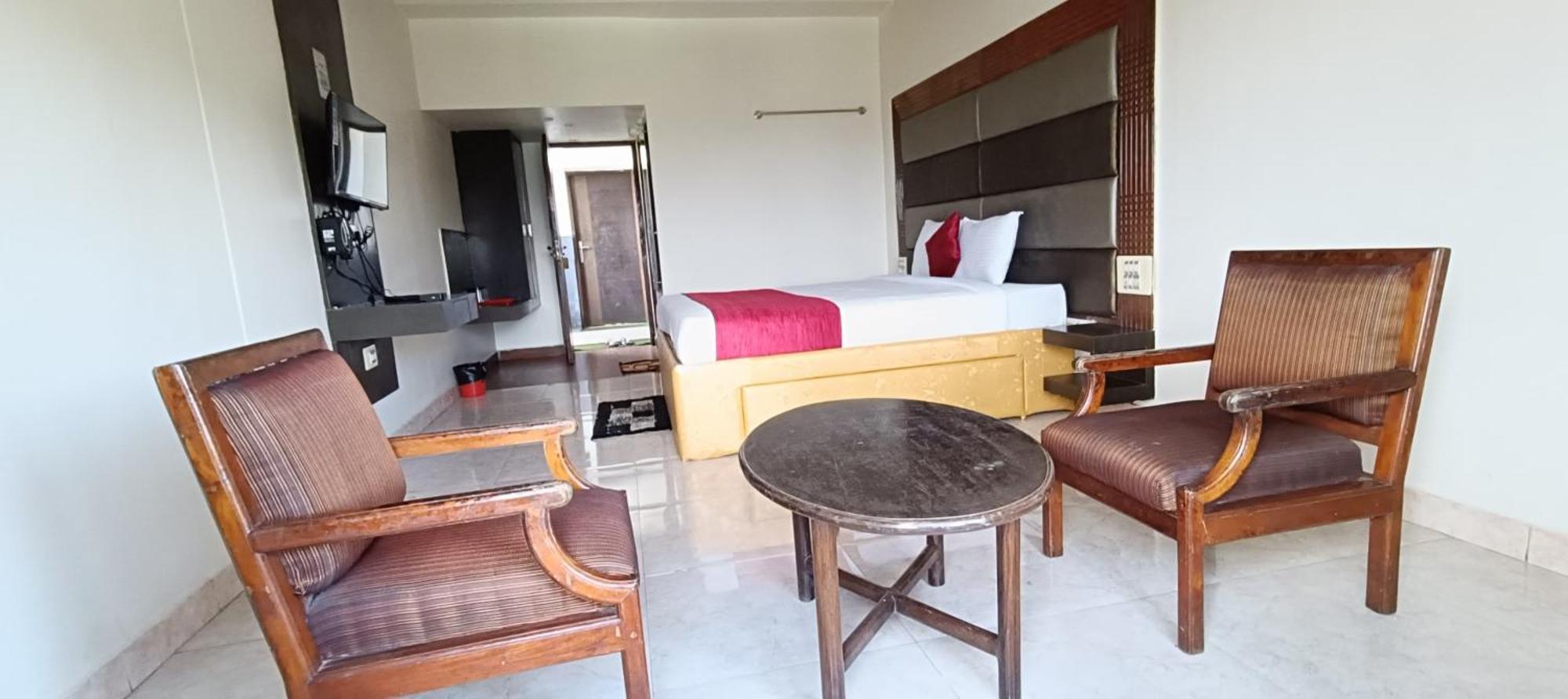 Hotel New Rajdarshan Мадикери Екстериор снимка