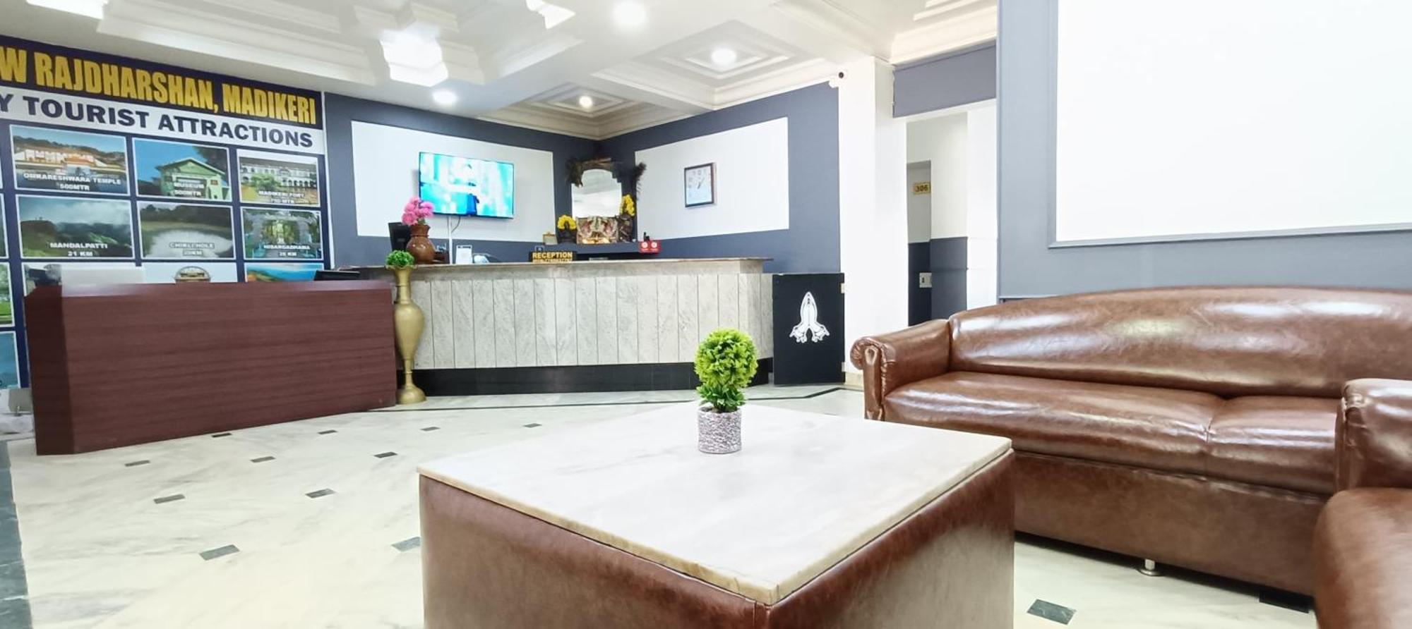 Hotel New Rajdarshan Мадикери Екстериор снимка