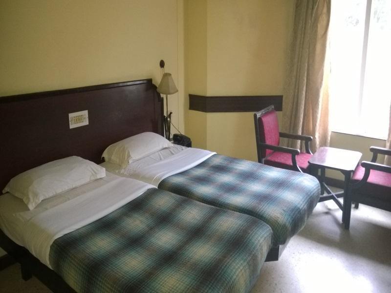 Hotel New Rajdarshan Мадикери Екстериор снимка