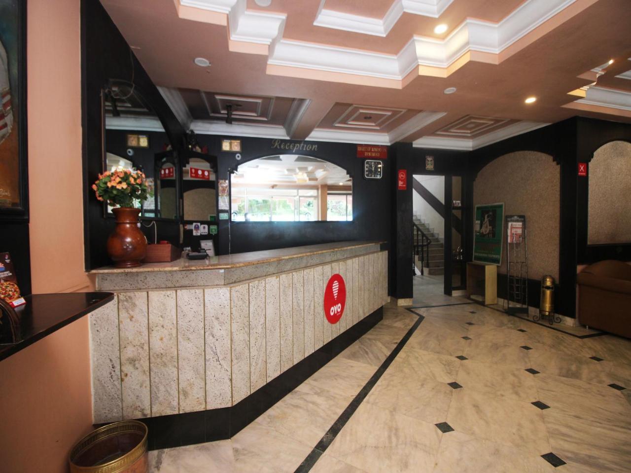 Hotel New Rajdarshan Мадикери Екстериор снимка