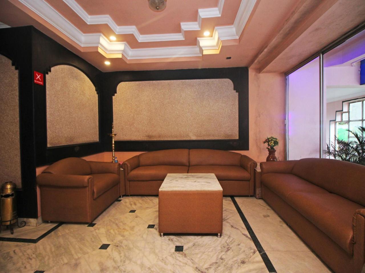 Hotel New Rajdarshan Мадикери Екстериор снимка