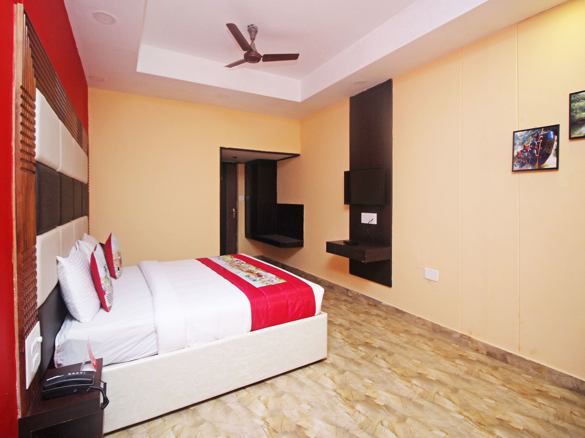 Hotel New Rajdarshan Мадикери Екстериор снимка