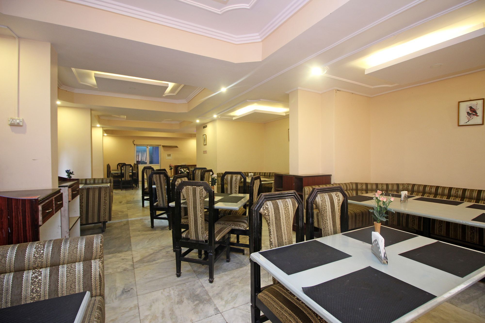 Hotel New Rajdarshan Мадикери Екстериор снимка